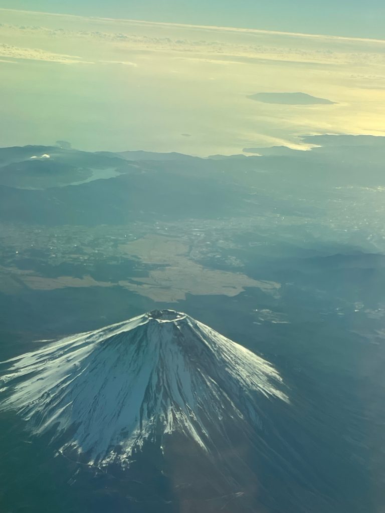 機上からの富士山　樋口龍彦